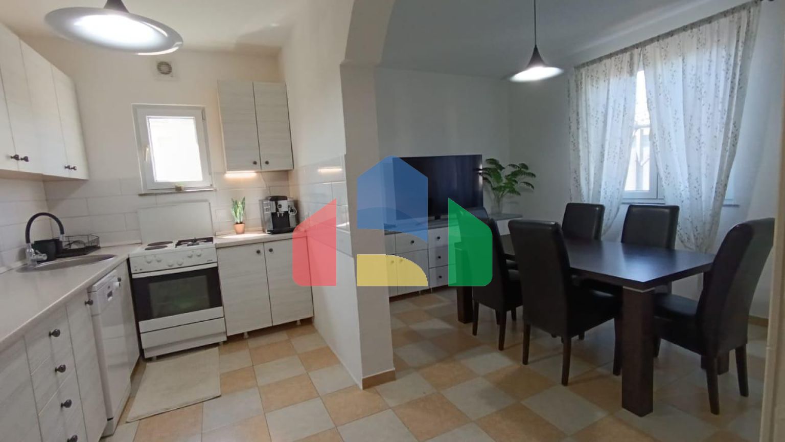 Новый дом в Баре, район Св. Ивана, идеален для жизни.