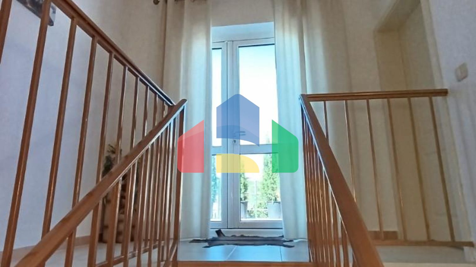 Новый дом в Баре, район Св. Ивана, идеален для жизни.