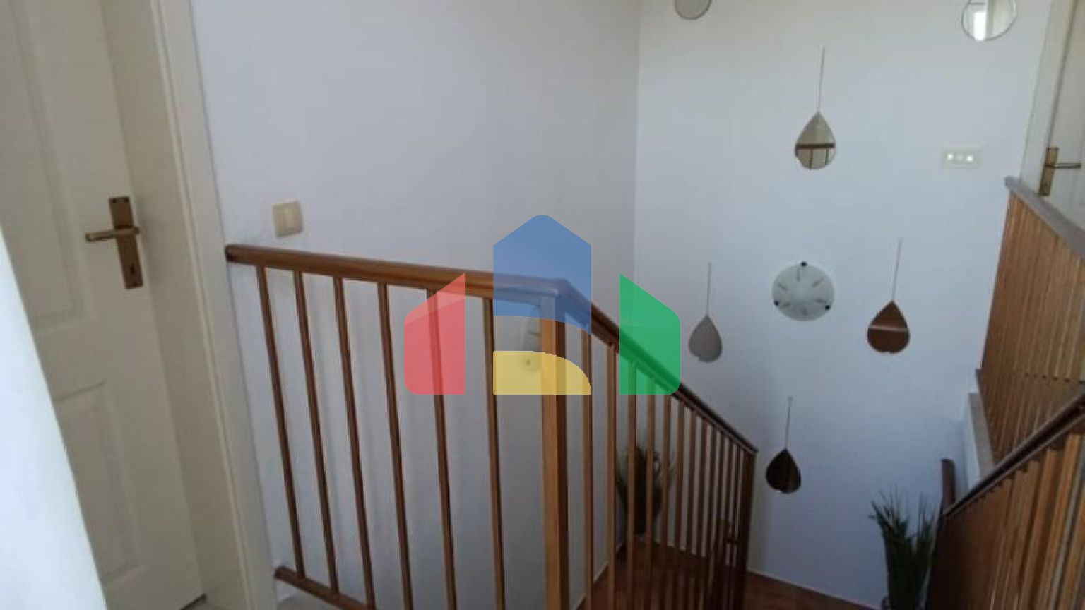 Новый дом в Баре, район Св. Ивана, идеален для жизни.