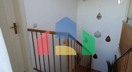 Новый дом в Баре, район Св. Ивана, идеален для жизни.