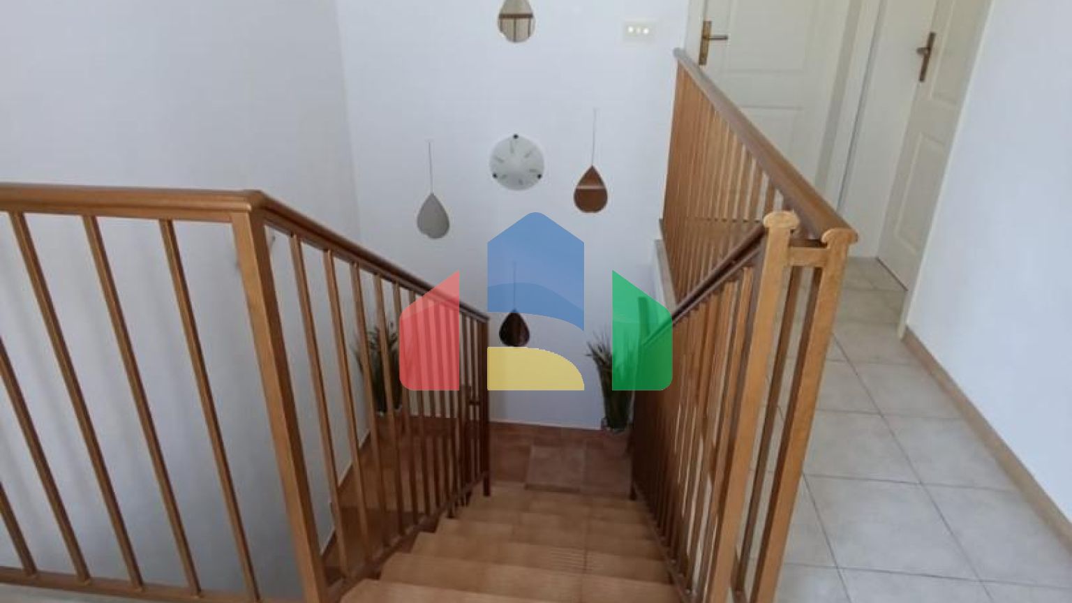 Новый дом в Баре, район Св. Ивана, идеален для жизни.