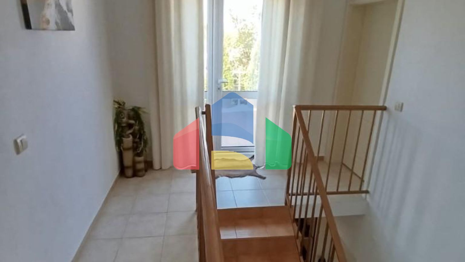 Новый дом в Баре, район Св. Ивана, идеален для жизни.