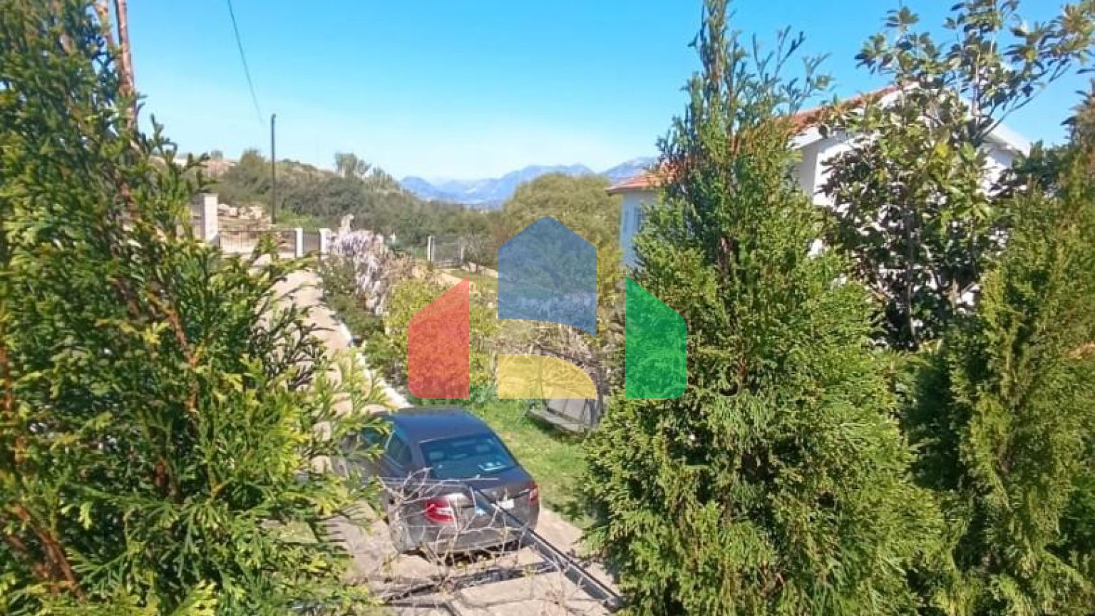 Новый дом в Баре, район Св. Ивана, идеален для жизни.