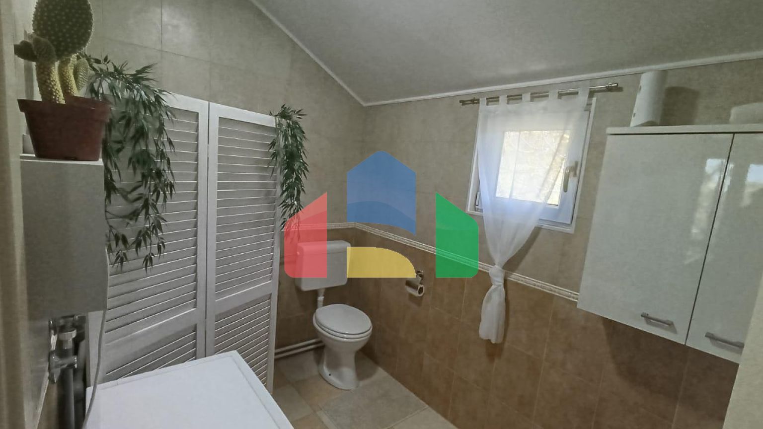 Новый дом в Баре, район Св. Ивана, идеален для жизни.