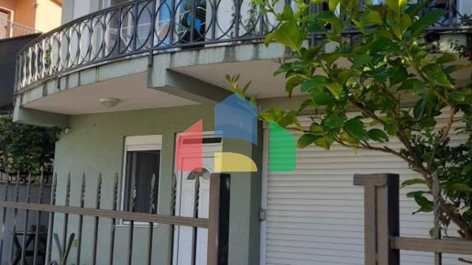 Продаётся уютный дом в зелёном уголке у моря,  Бар, Шушань