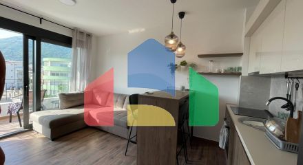 Modern apartment in Soho City area in a building with a swimming pool, Bar