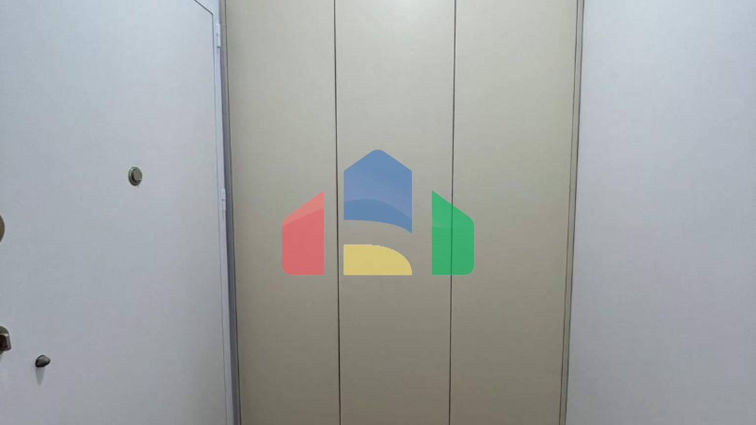 Современная квартира в районе Soho City в доме с бассейном, Бар