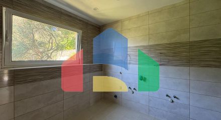 Просторная вилла с гостевым домом и видом на море город Бар, район Зеленый пояс, Черногория