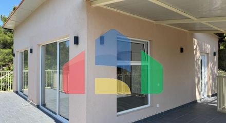 Просторная вилла с гостевым домом и видом на море город Бар, район Зеленый пояс, Черногория