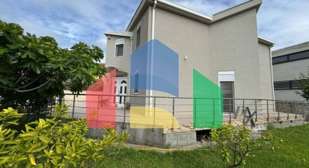Продается уютный семейный дом в тихом районе Бара