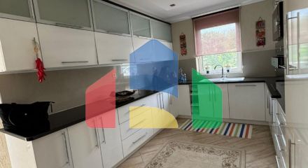 Продается уютный семейный дом в тихом районе Бара