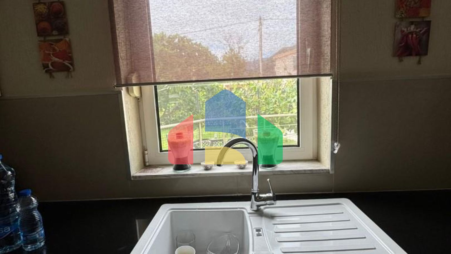 Продается уютный семейный дом в тихом районе Бара