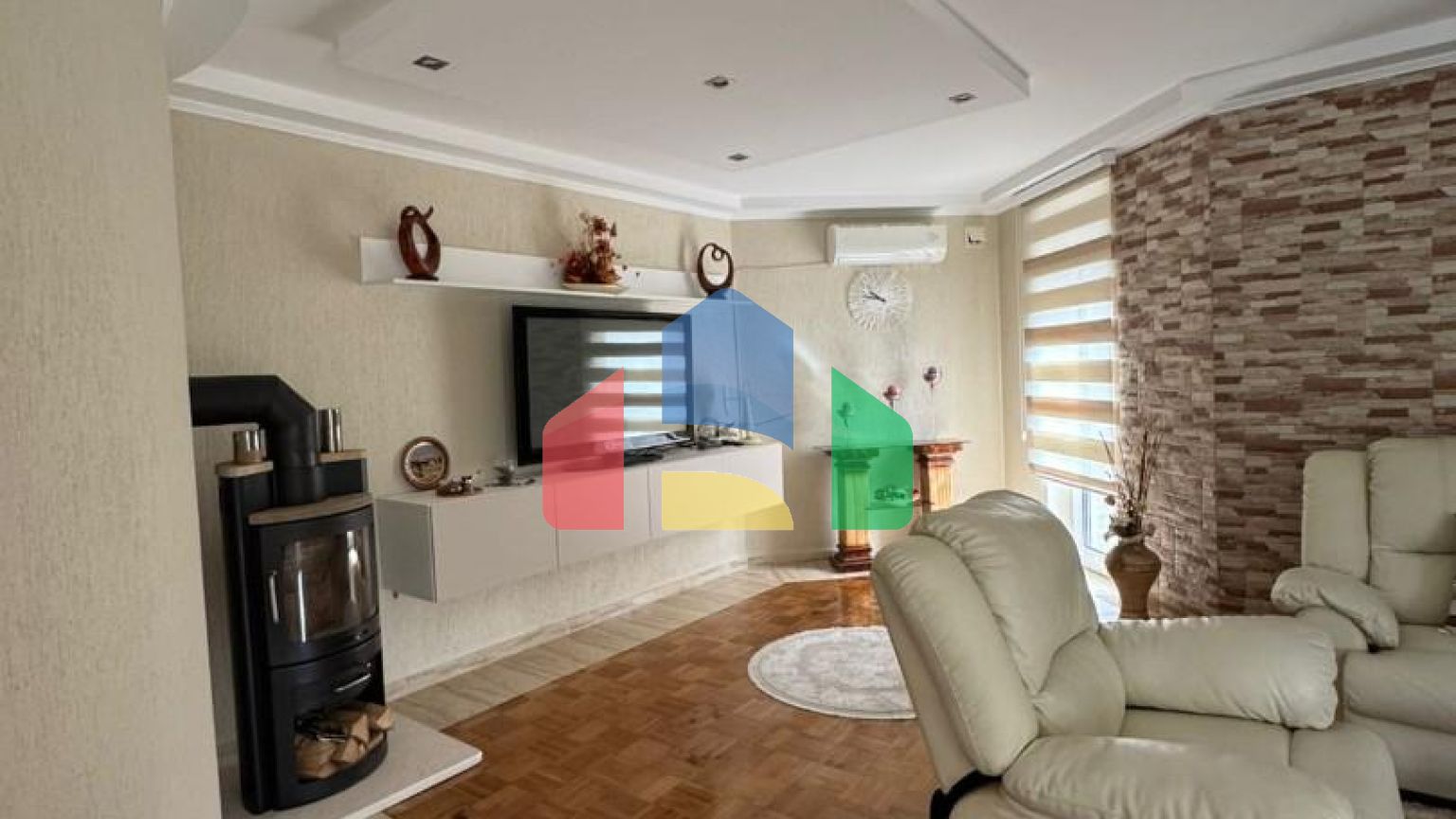 Продается уютный семейный дом в тихом районе Бара