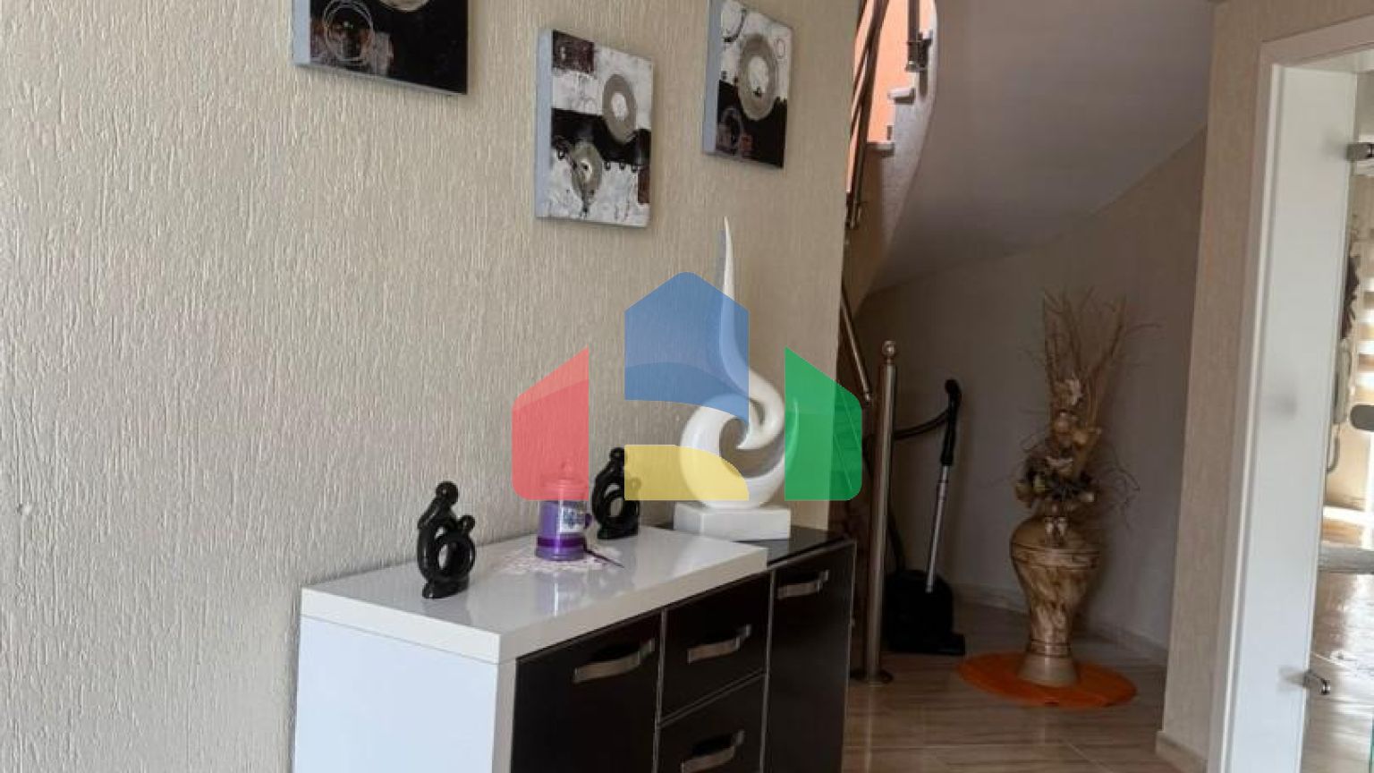 Продается уютный семейный дом в тихом районе Бара