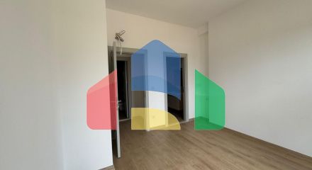 Новая квартира с 2 спальнями в комплексе премиум класса с бассейном в Баре.