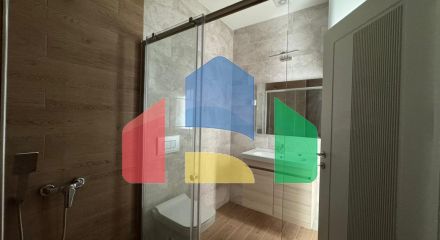 Новая квартира с 2 спальнями и панорамным видом на море, в комплексе премиум класса с бассейном в Баре.