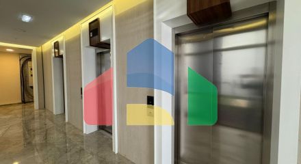 Новая квартира с 2 спальнями и панорамным видом на море, в комплексе премиум класса с бассейном в Баре.