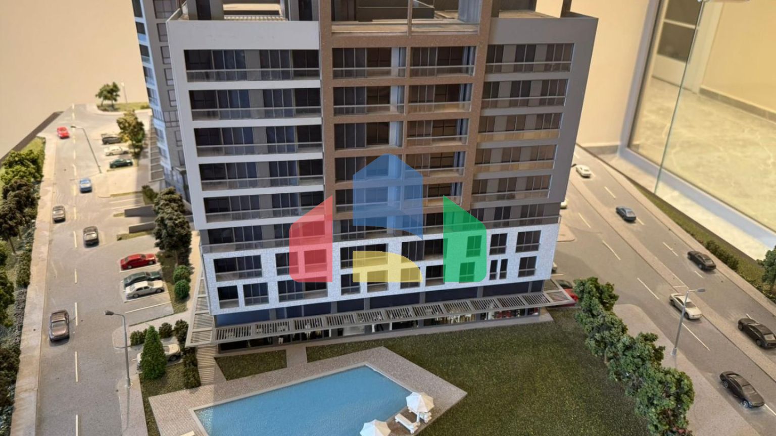 Новая квартира с 2 спальнями и панорамным видом на море, в комплексе премиум класса с бассейном в Баре.