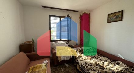 House with two apartments in Sutomore with a large plot.