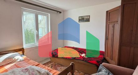 House with two apartments in Sutomore with a large plot.