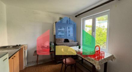 House with two apartments in Sutomore with a large plot.