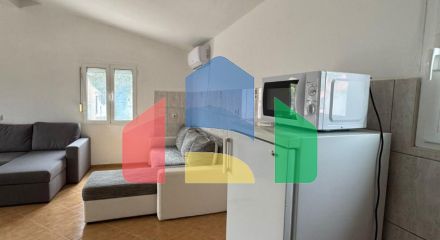 Дом с двумя апартаментами и гаражом в Баре