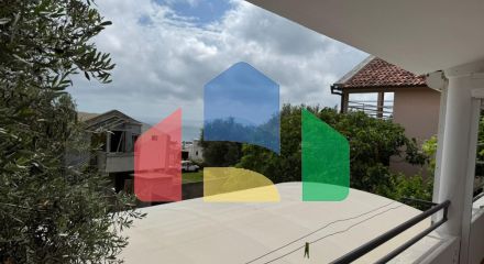 Дом с двумя апартаментами и гаражом в Баре