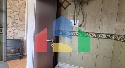 Дом с двумя апартаментами и гаражом в Баре