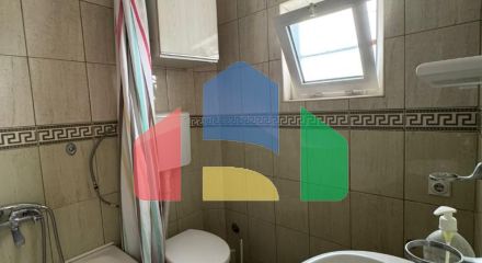 Дом с двумя апартаментами и гаражом в Баре