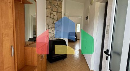 Дом с двумя апартаментами и гаражом в Баре