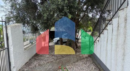 Дом с двумя апартаментами и гаражом в Баре