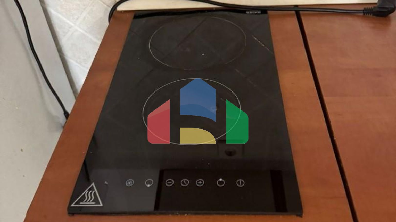 Дом с двумя апартаментами и гаражом в Баре