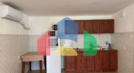 Дом с двумя апартаментами и гаражом в Баре