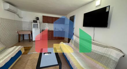 Дом с двумя апартаментами и гаражом в Баре