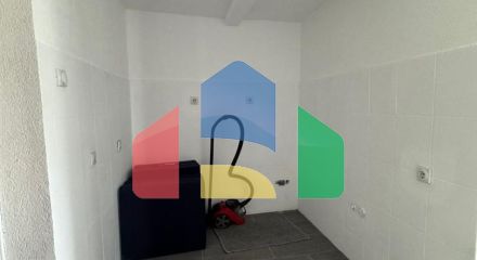 Дом с двумя апартаментами и гаражом в Баре