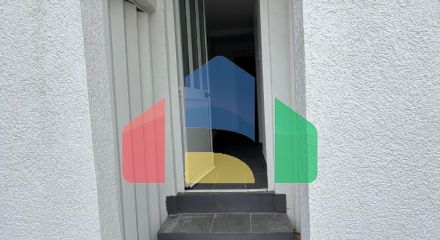 Дом с двумя апартаментами и гаражом в Баре