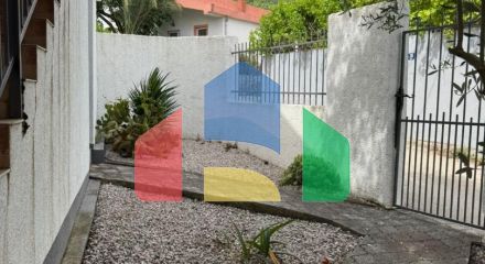 Дом с двумя апартаментами и гаражом в Баре