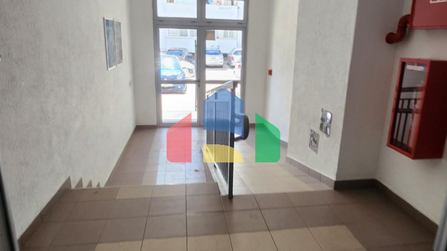 Квартира с двумя спальнями и видом на море в центре города Бар