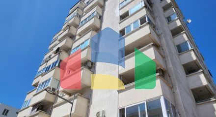 Квартира с двумя спальнями и видом на море в центре города Бар