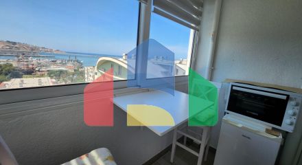 Квартира с двумя спальнями и видом на море в центре города Бар