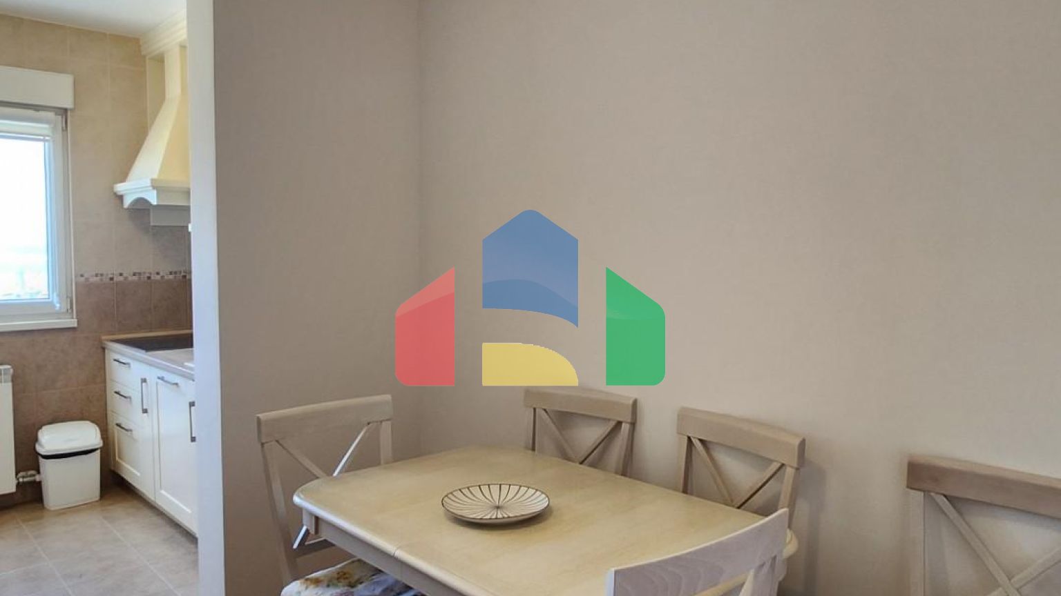 Квартира с двумя спальнями и видом на море в центре города Бар