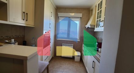 Квартира с двумя спальнями и видом на море в центре города Бар