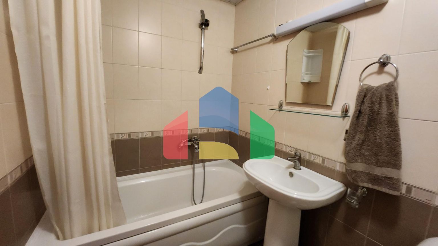 Квартира с двумя спальнями и видом на море в центре города Бар