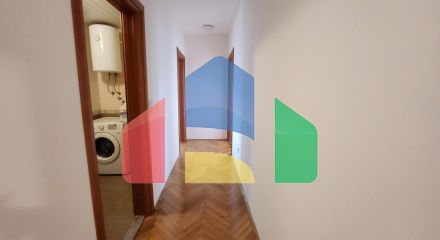 Квартира с двумя спальнями и видом на море в центре города Бар