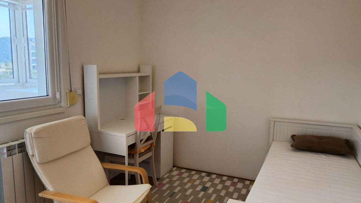 Квартира с двумя спальнями и видом на море в центре города Бар