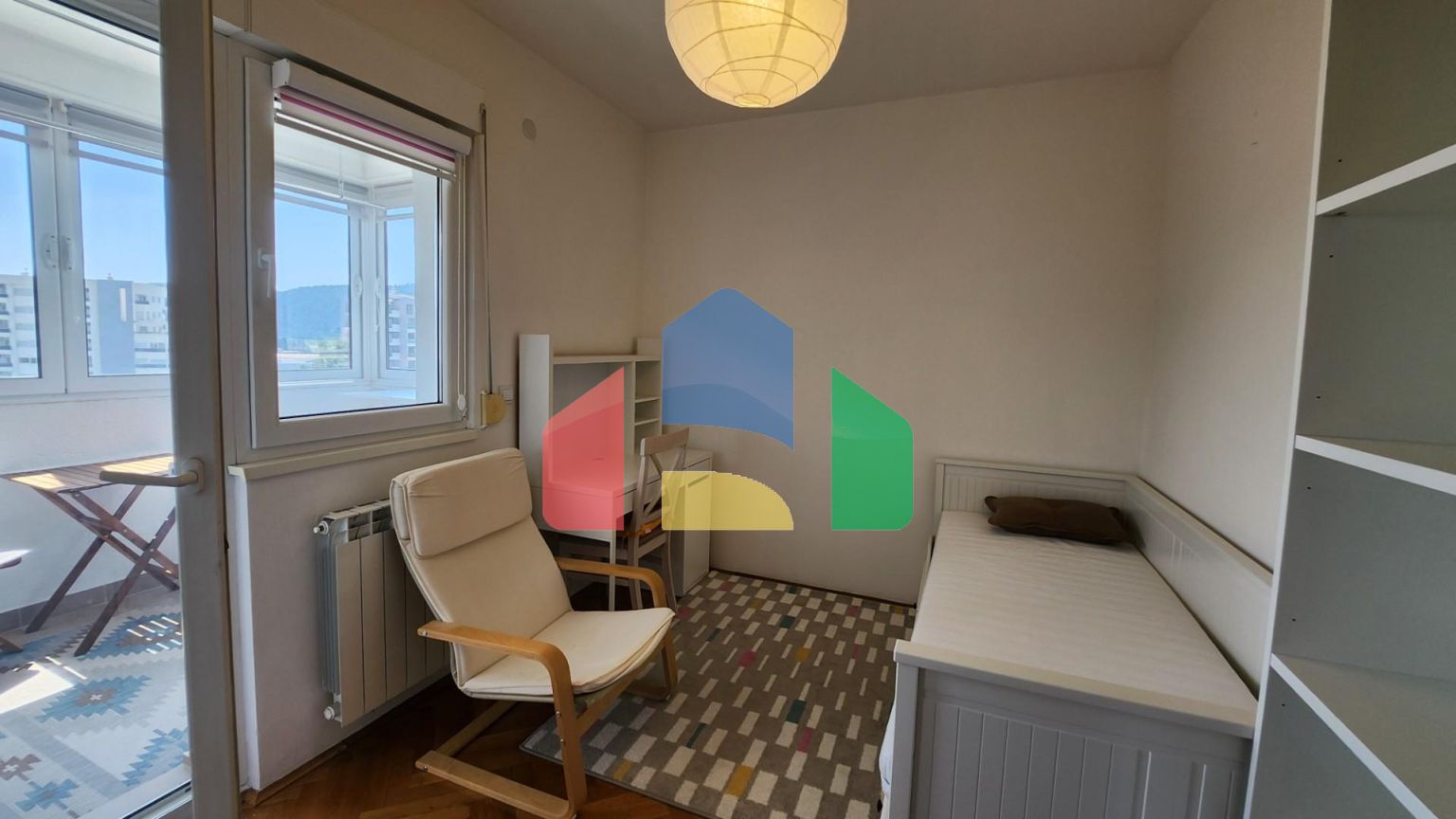 Квартира с двумя спальнями и видом на море в центре города Бар