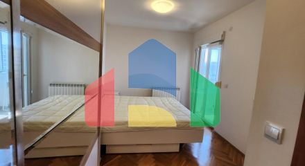 Квартира с двумя спальнями и видом на море в центре города Бар