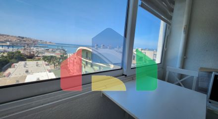 Квартира с двумя спальнями и видом на море в центре города Бар