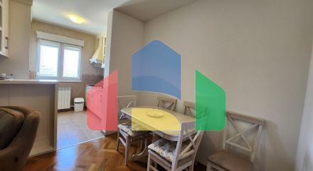 Квартира с двумя спальнями и видом на море в центре города Бар