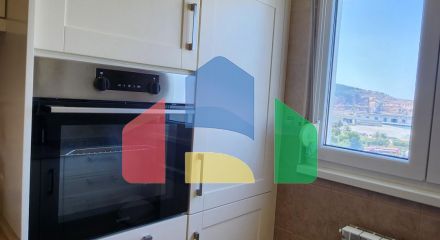 Квартира с двумя спальнями и видом на море в центре города Бар